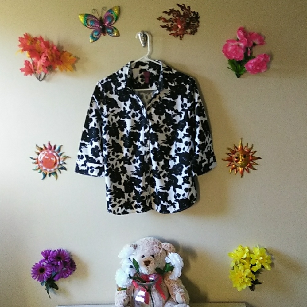 Womens black & white blouse